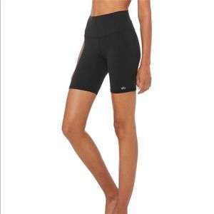 NWT! Alo Yoga